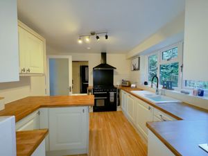 Kitchen- click for photo gallery